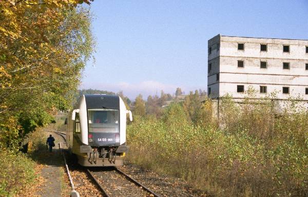 Tu bya kopalnia i jeszcze jest kolej