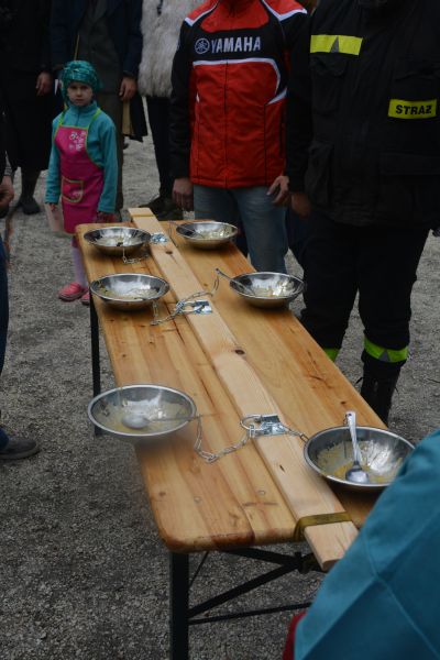 Zupa zjedzona prawie do czysta. acuszki prawie nie przeszkadzay.