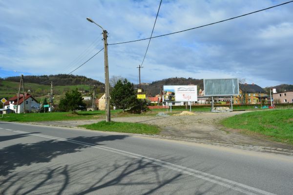 Budzw - wjazd na plac zaadunkowy dawnej stacji kolejowej w Srebrnej Grze